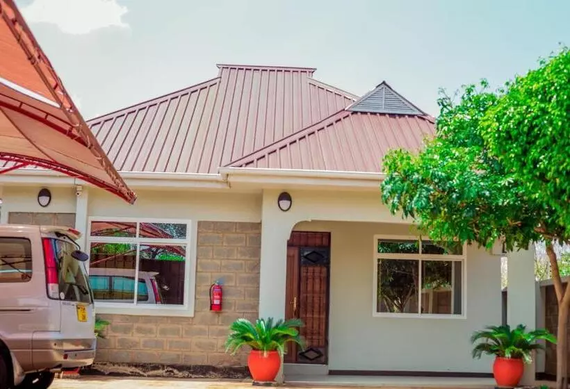 Hotelli Randa Cottages Moshi