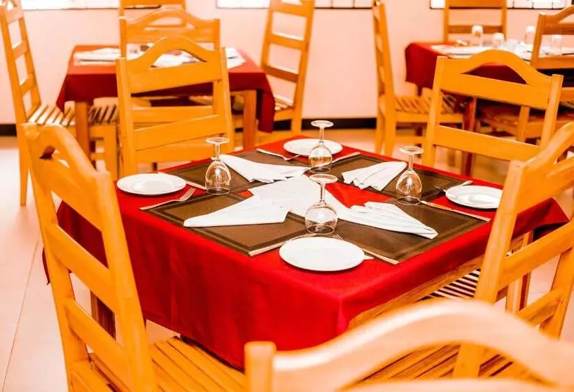 Hotelli Randa Cottages Moshi