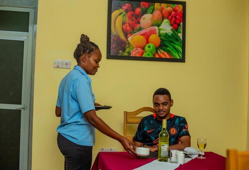 בית מלון כפרי Randa Cottages Moshi