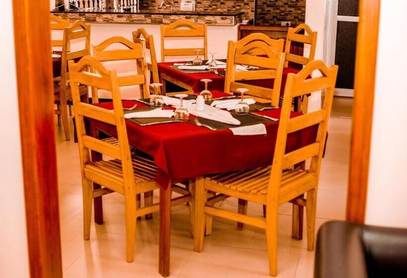 בית מלון כפרי Randa Cottages Moshi