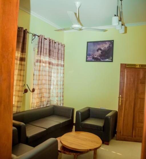 בית מלון כפרי Randa Cottages Moshi