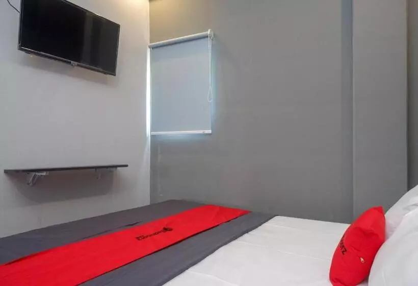 Hotelli Reddoorz @ Jalan Raya Baturaden 2