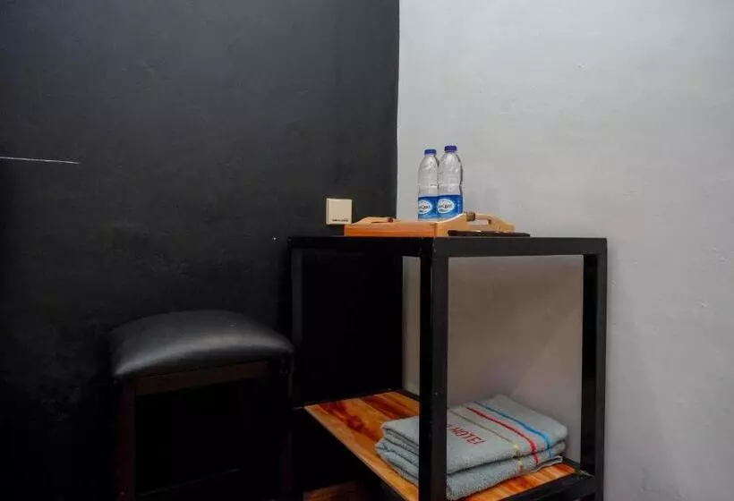 Hotelli Reddoorz @ Jalan Raya Baturaden 2