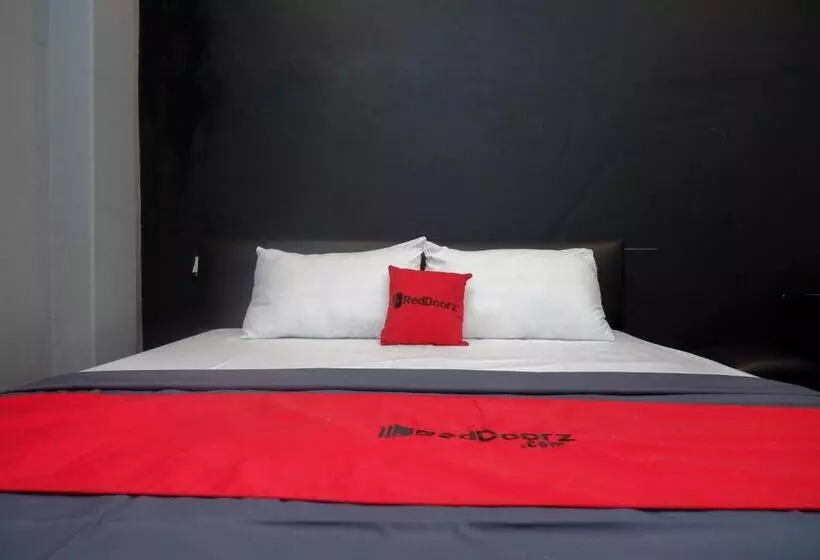 Hotelli Reddoorz @ Jalan Raya Baturaden 2
