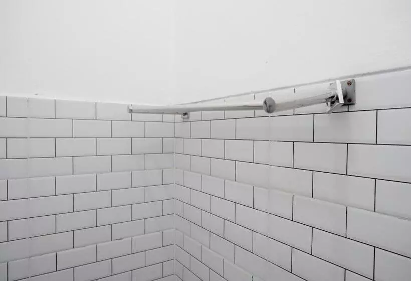 Hotelli Reddoorz @ Jalan Raya Baturaden 2