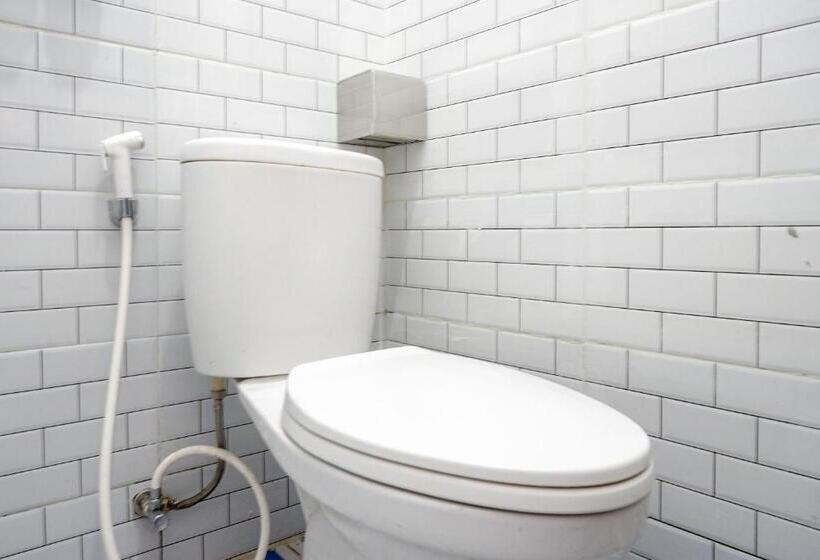 בית מלון כפרי Reddoorz @ Jalan Raya Baturaden 2