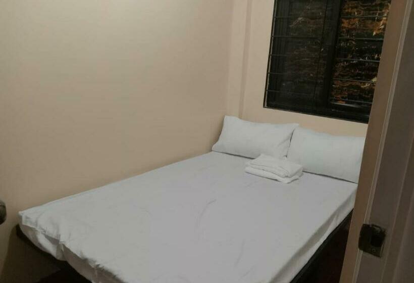 בית מלון כפרי Reddoorz @ Jj & Kaye Apartment