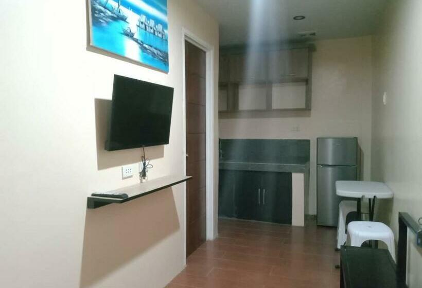 בית מלון כפרי Reddoorz @ Jj & Kaye Apartment