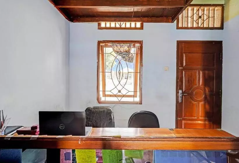 ホテル Spot On 91469 Pondok Pelita