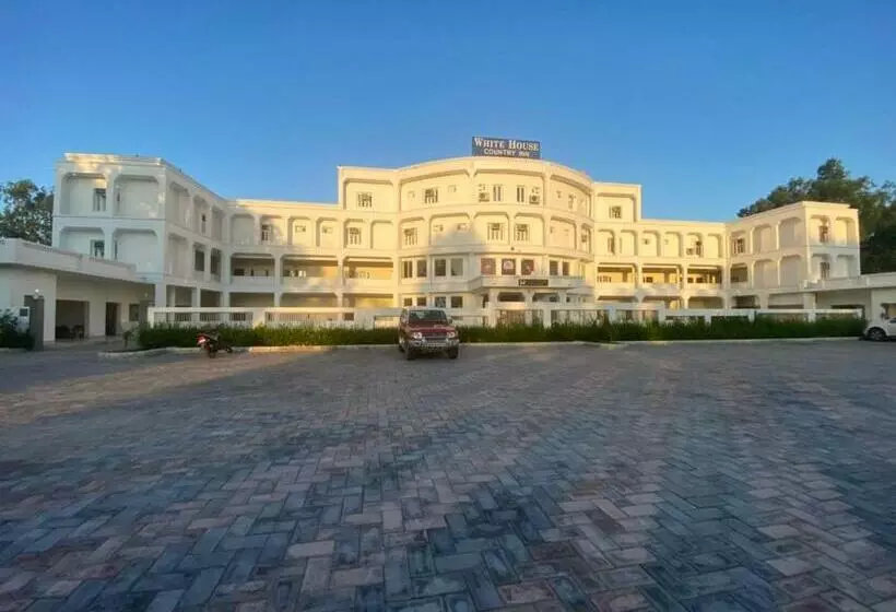 Hotelli White House Country Inn By Wb Inn