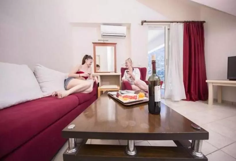 Meri̇ç Hotel Turunç