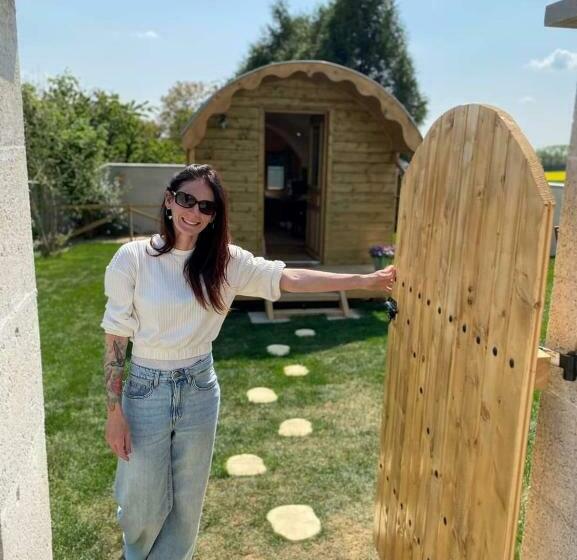 بنسيون Gîte De La Roulotte De L Epine