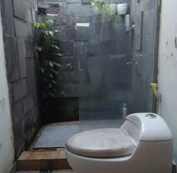 ペンション Suburdi Guest House