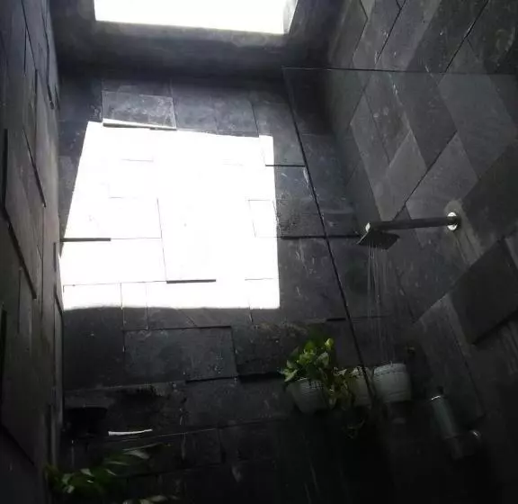 ペンション Suburdi Guest House
