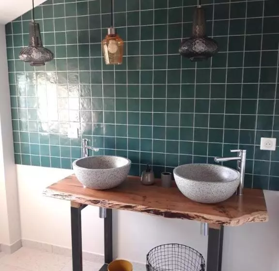 ペンション ô Trois Puits