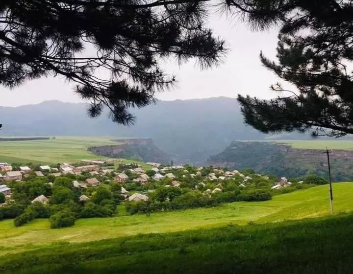 ペンション Tsatʼer Guest House