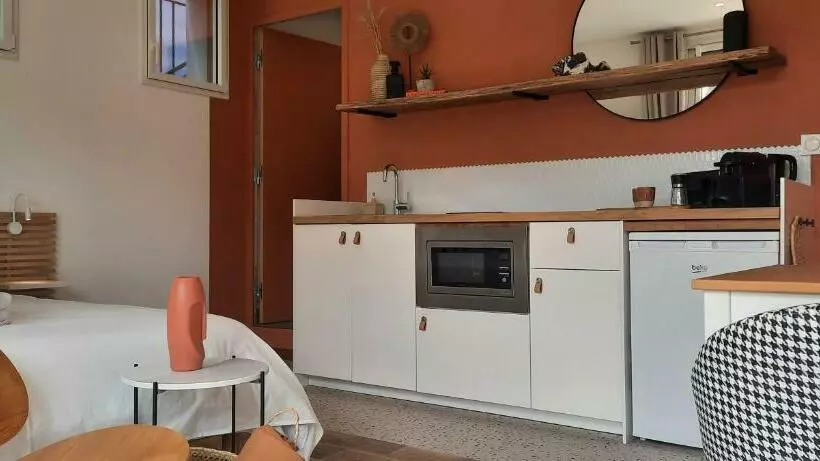 Aamiaismajoitus (B&B) Le Jardin De Moulis