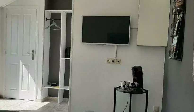 ベッドアンドブレックファースト T Bûtefjild