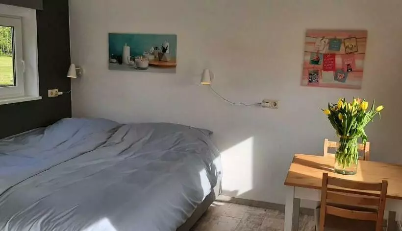 ベッドアンドブレックファースト T Bûtefjild