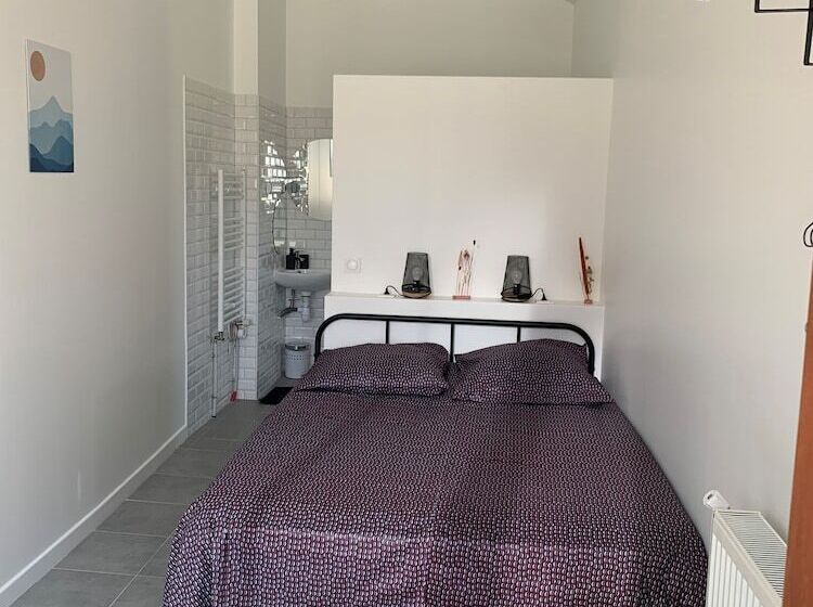 膳宿费 La Villa Qui A Du Chien