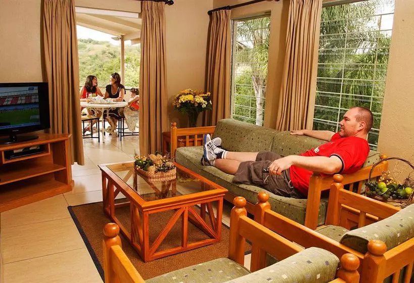 אתר נופש First Group Waterberry Hill