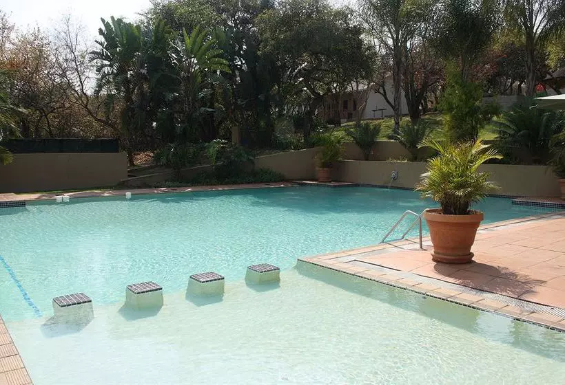 אתר נופש First Group Waterberry Hill