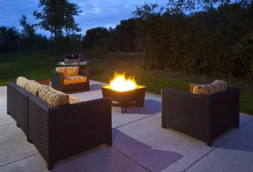 호텔 Amerivu Inn And Suites  Chisago City