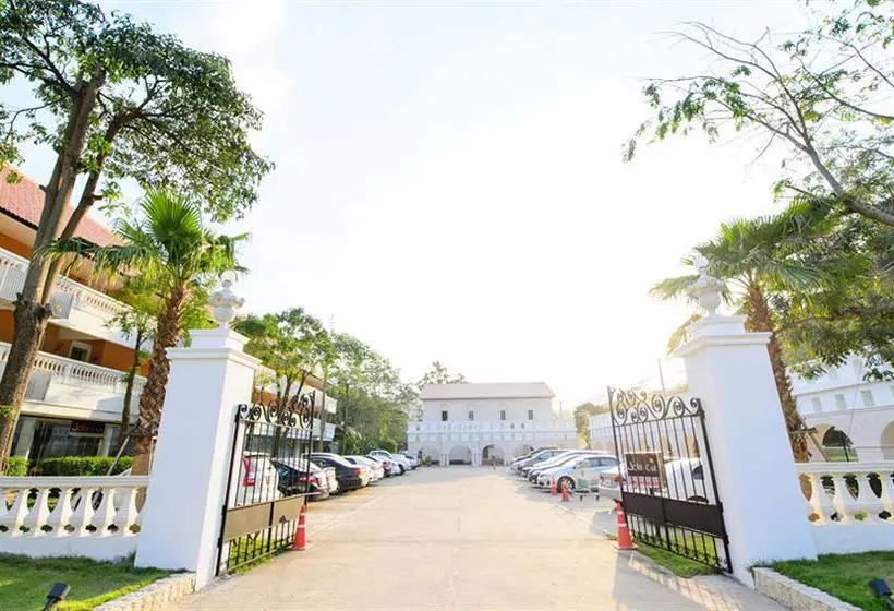 בית מלון כפרי Balios Resort Khaoyai