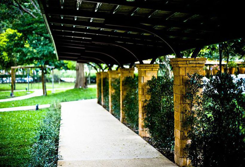 בית מלון כפרי Balios Resort Khaoyai