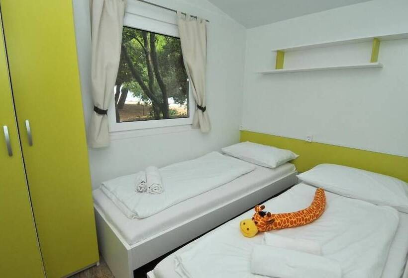 فندق Mobile Homes Camp Perna   Adriatic Kampovi