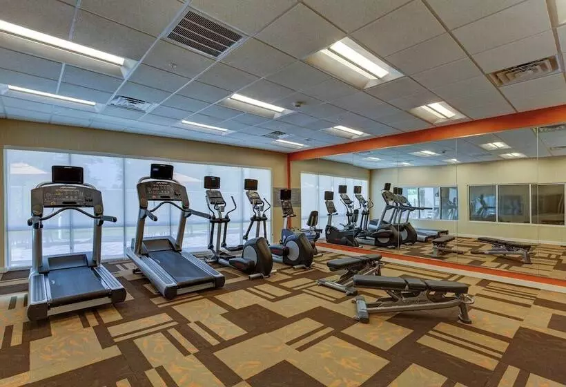 酒店 Courtyard By Marriott Hammond