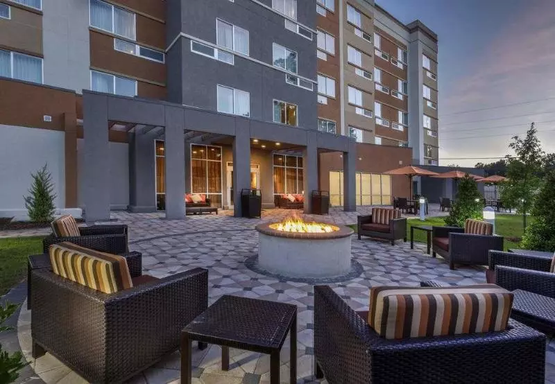 酒店 Courtyard By Marriott Hammond