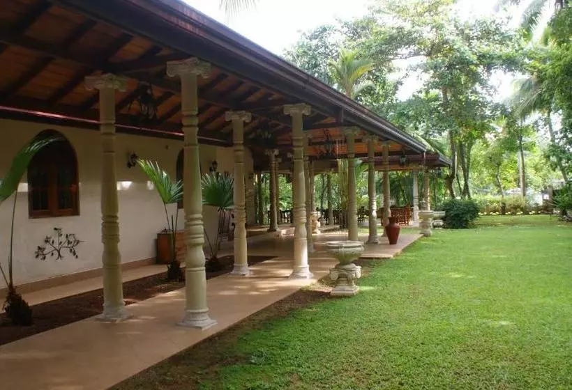 فندق Dedduwa Boat House