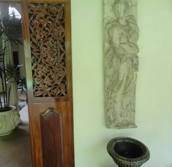 فندق Dedduwa Boat House