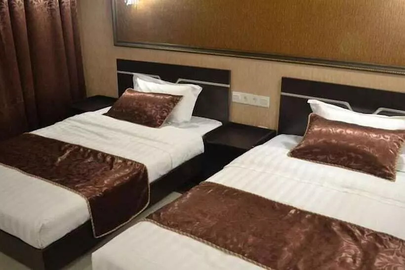 Отель Golden House