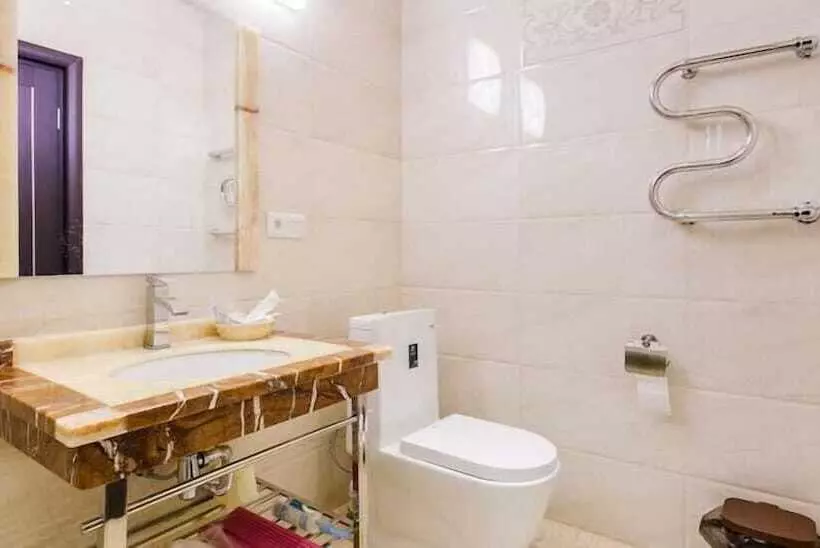 Отель Golden House