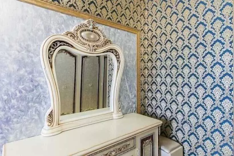 Отель Golden House