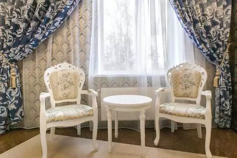 Отель Golden House