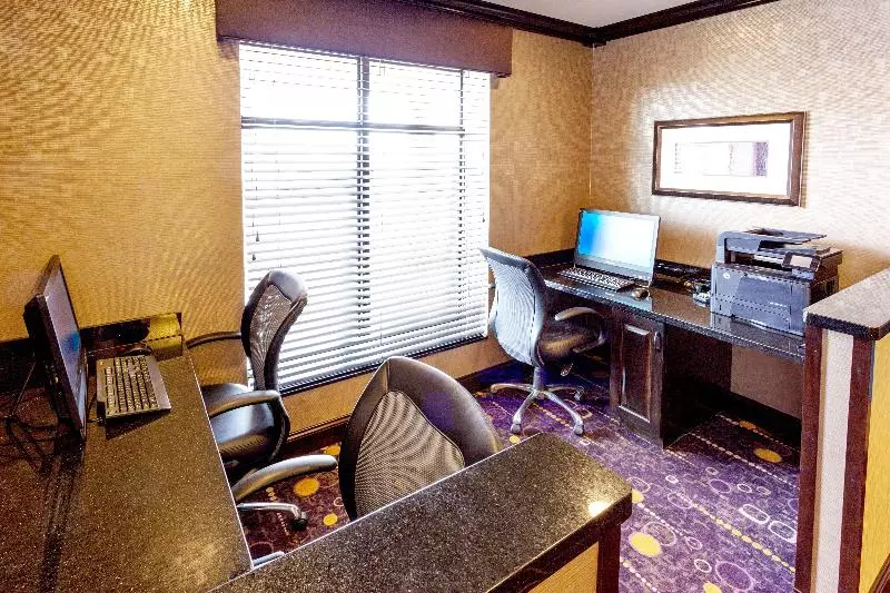 Holiday Inn Express Hotel & Suites Billings, An Ihg