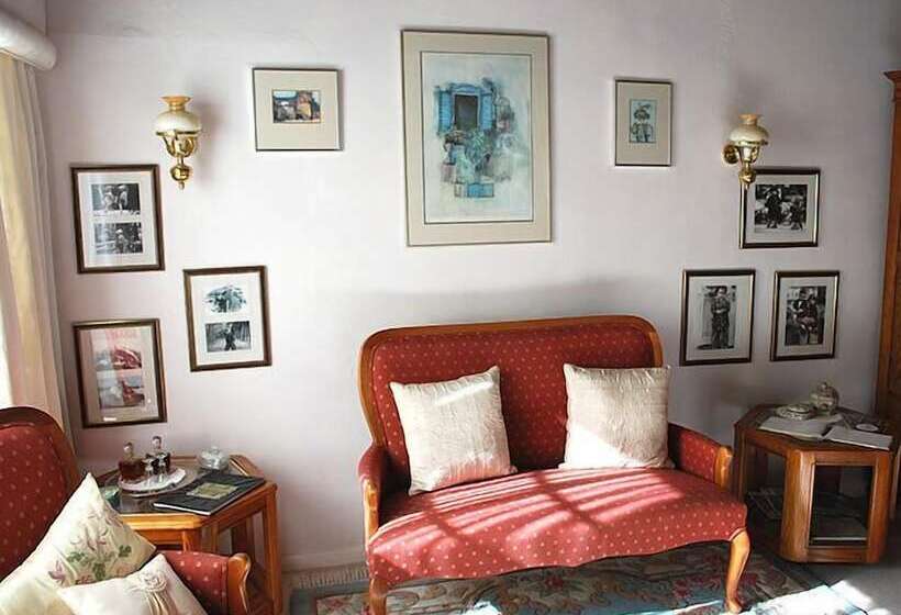 ホテル Kingna Lodge