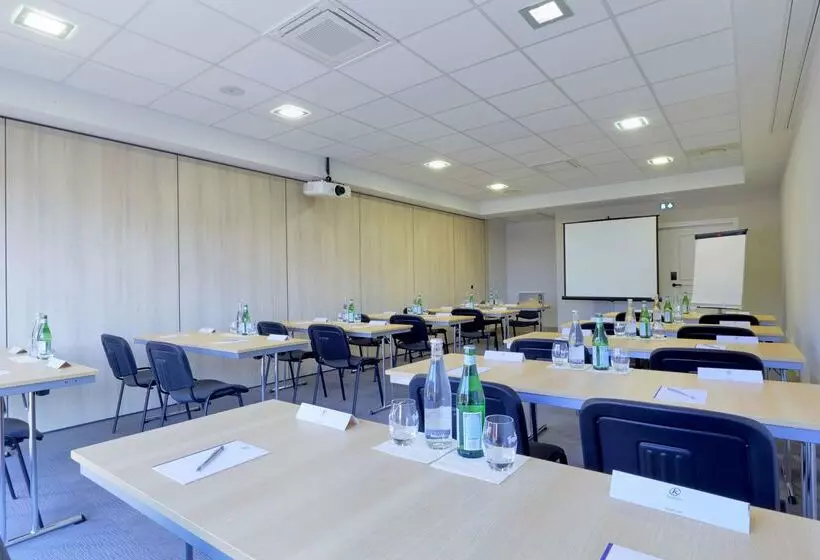 Отель Kyriad Angers Ouest Beaucouzé