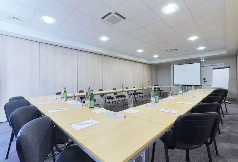 Отель Kyriad Angers Ouest Beaucouzé