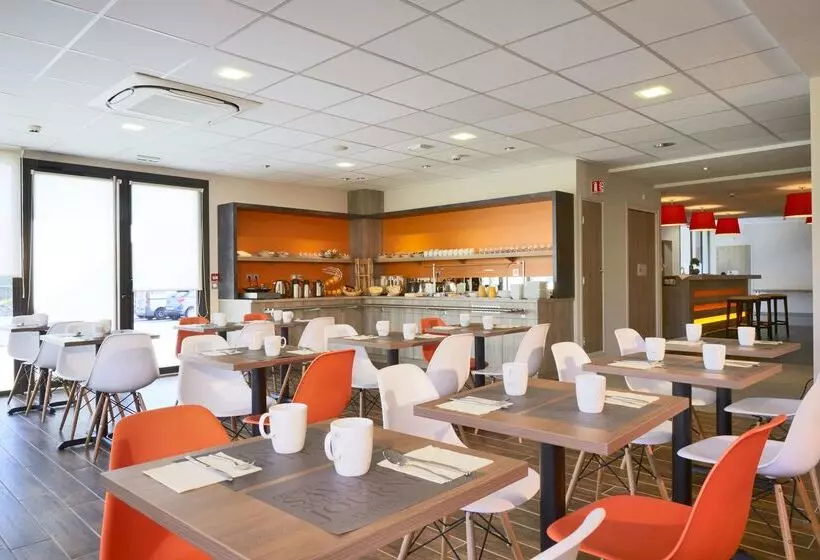 Отель Kyriad Angers Ouest Beaucouzé