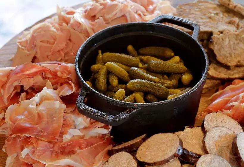 Отель Kyriad Angers Ouest Beaucouzé