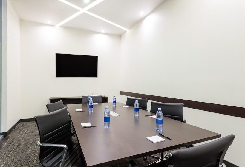 هتل Ramada Encore By Wyndham Queretaro