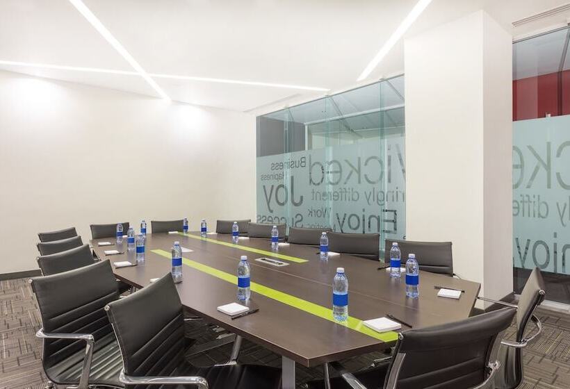 هتل Ramada Encore By Wyndham Queretaro