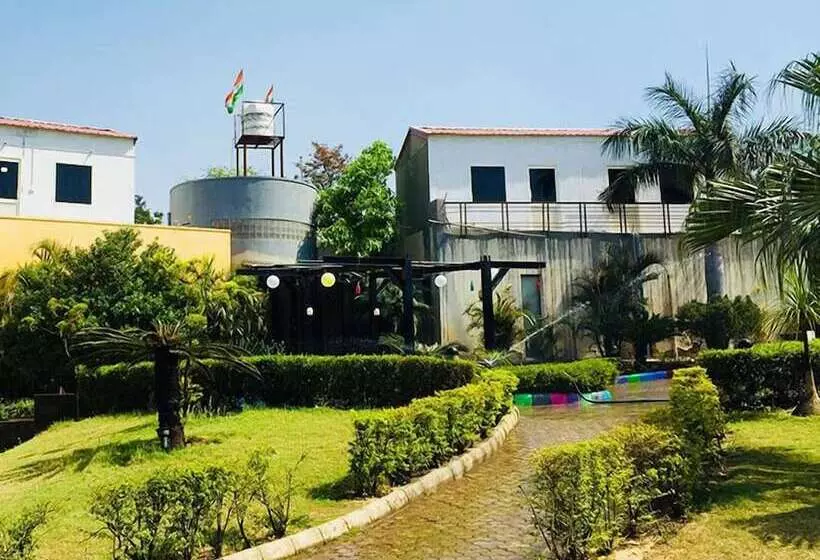 هتل The Awesome Farms & Resorts