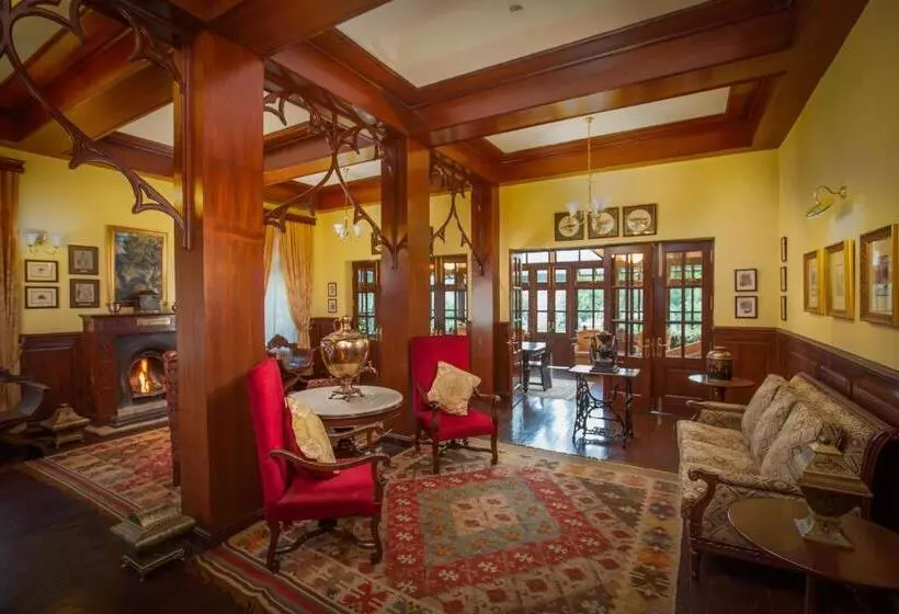 Отель The Himalayan