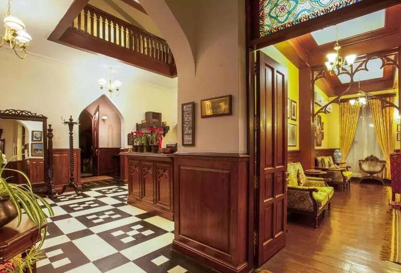 Отель The Himalayan