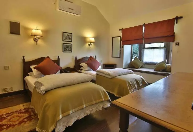 Отель The Himalayan